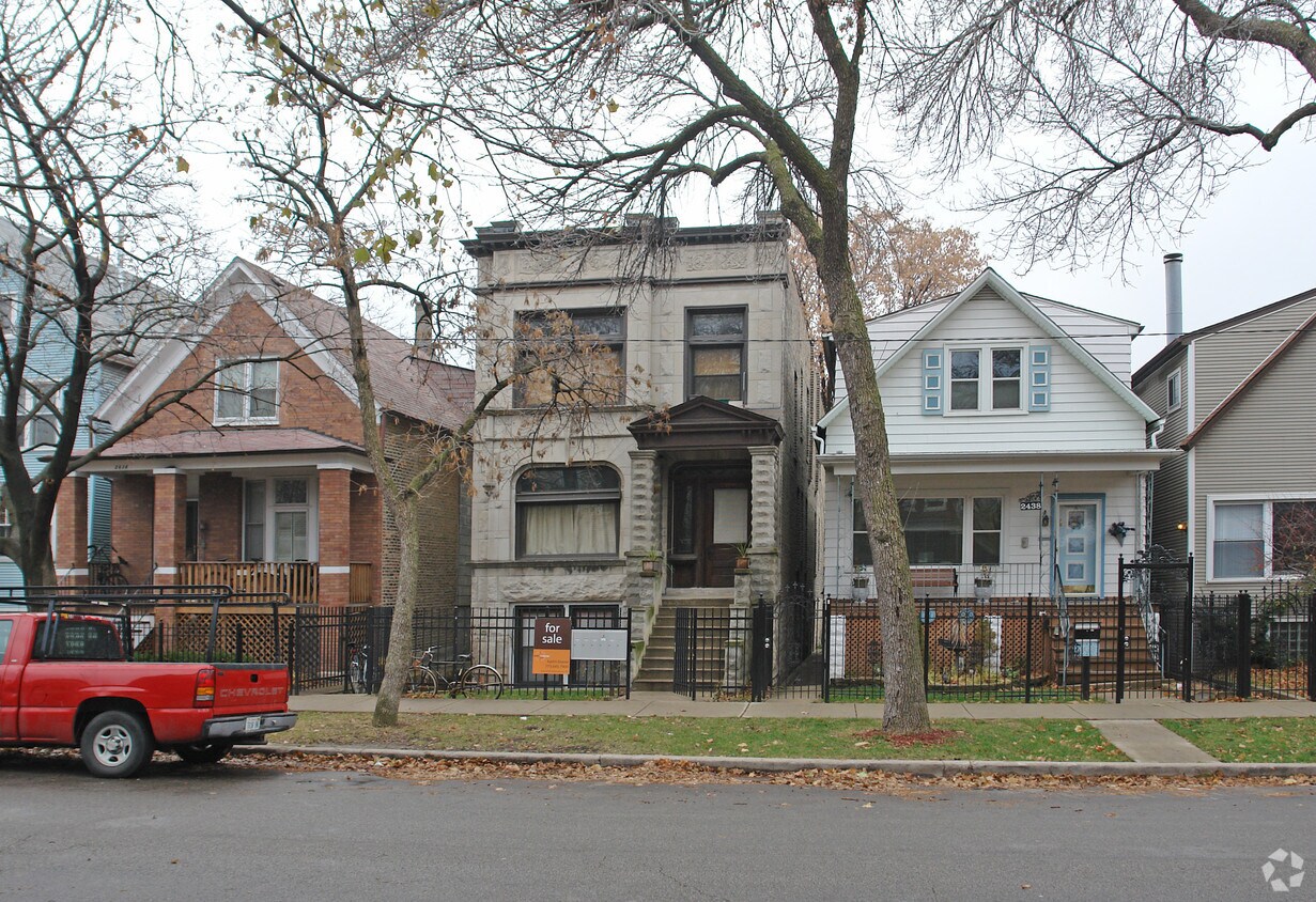 Primary Photo - 2436 N Maplewood Ave
