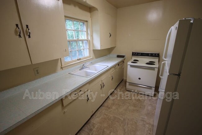 Building Photo - 3407 Taylor St