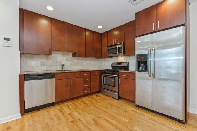 Foto del edificio - 17 Meadow Rd