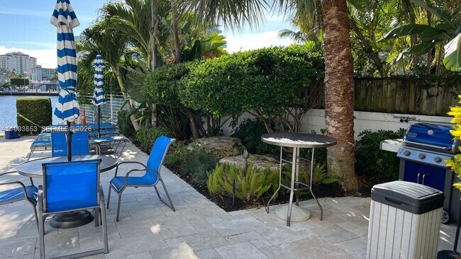 Foto del edificio - 888 Intracoastal Dr