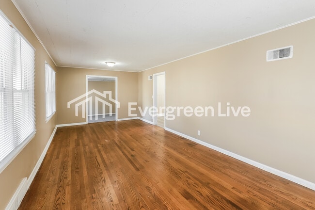 Foto del edificio - 6701 Fairway Dr