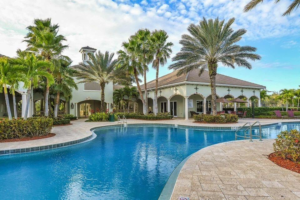 Primary Photo - Hearty Homes