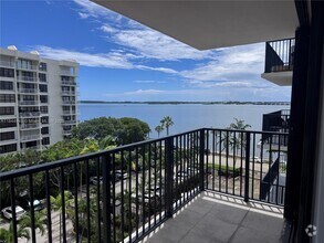 Building Photo - 1450 Brickell Bay Dr