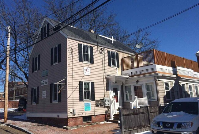 Building Photo - 97 Chestnut St