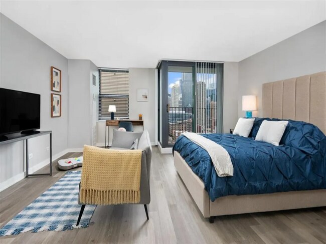 Photo - 60 W Huron St Apartment