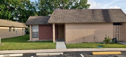 Building Photo - 7336 SW 8th Ct