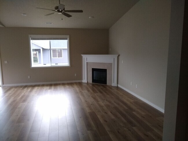 Foto del edificio - Located in Millersburg ~ Gorgeous 4 Bedroo...