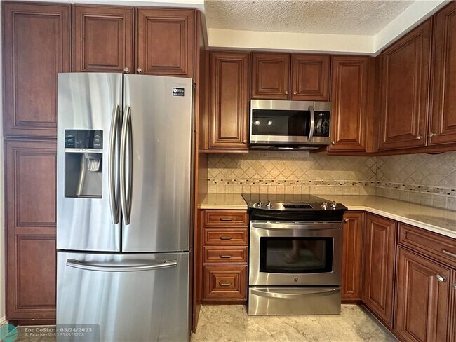 Building Photo - 8175 Boca Rio Dr