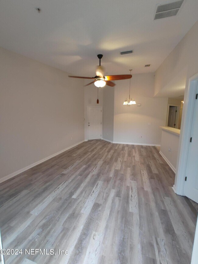 Foto del edificio - 6081 Maggies Cir