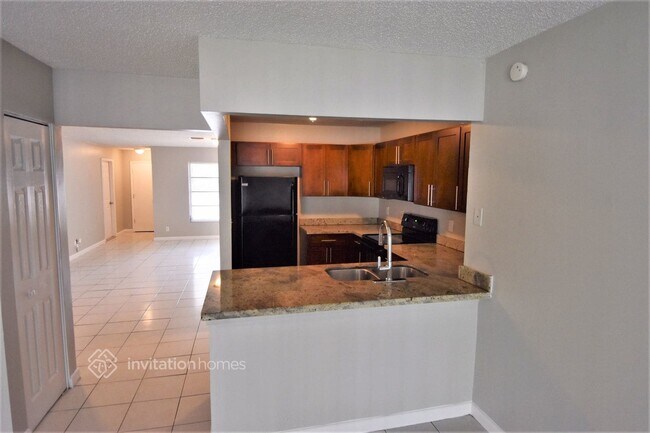 Foto del edificio - 3901 NW 110th Ave