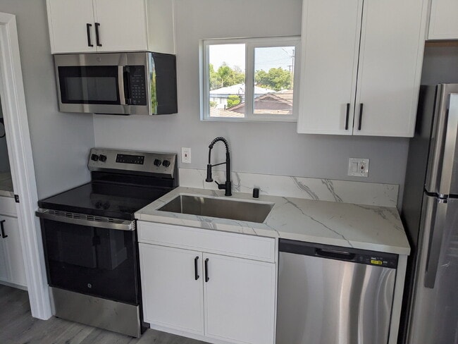 Building Photo - Brand New 1 Bed / 1 Bath – Move-In Ready A...