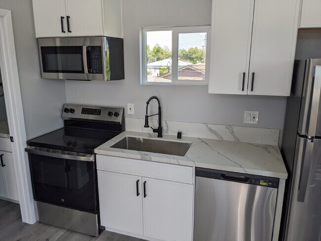 Foto del edificio - Brand New 1 Bed / 1 Bath – Move-In Ready A...