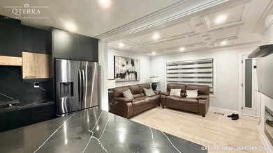 Building Photo - 32 Dromore Cres