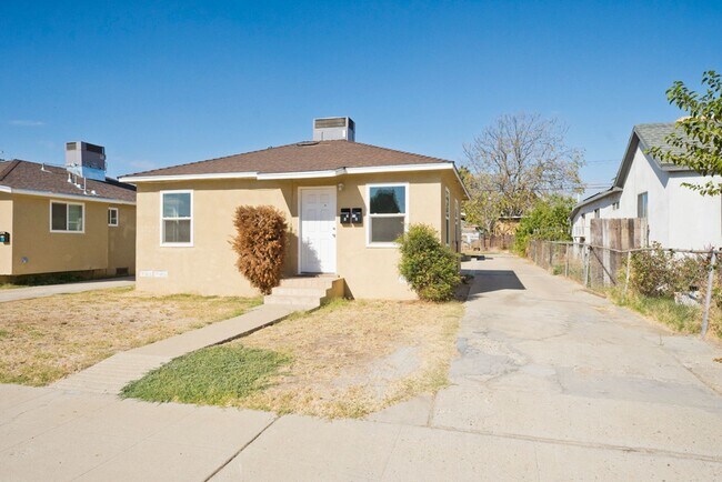 Building Photo - 322 Woodrow Ave