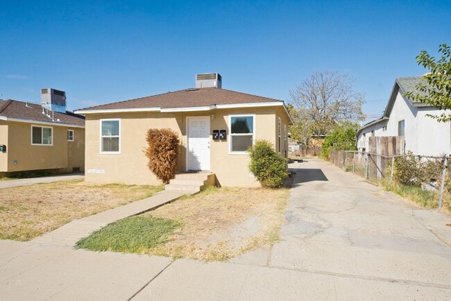 Building Photo - 322 Woodrow Ave