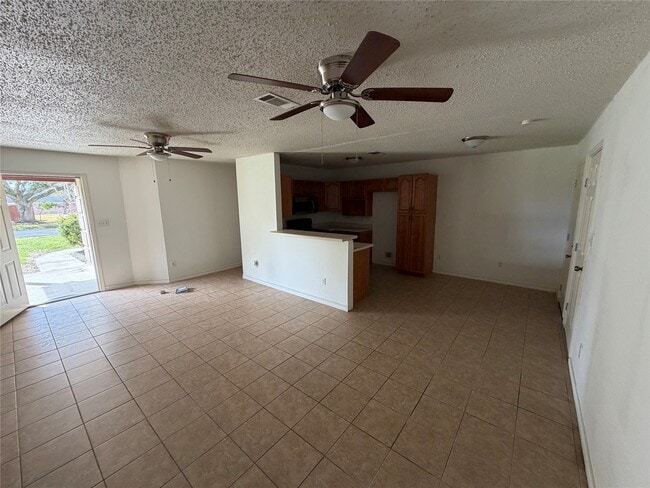 Building Photo - 1917 Estate Dr