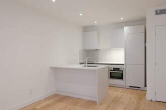 Building Photo - 3435 Rue Drummond