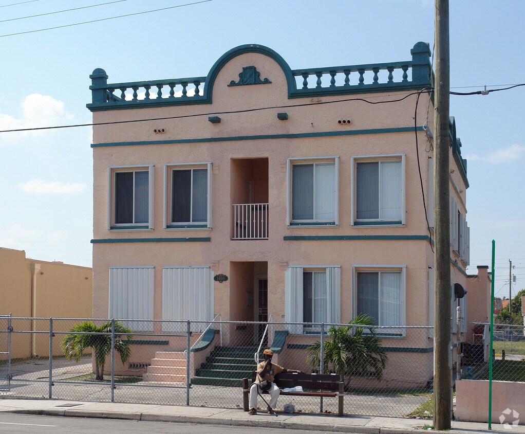 Primary Photo - 1466 SW 1st St