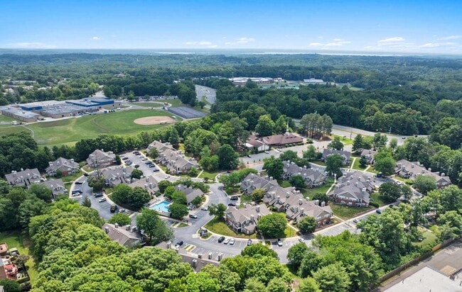 Foto del edificio - Dominion Lake Ridge
