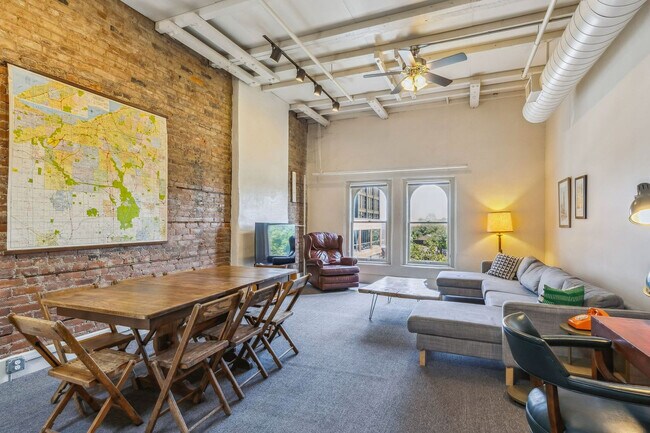 Foto del edificio - 2078 W 25th St