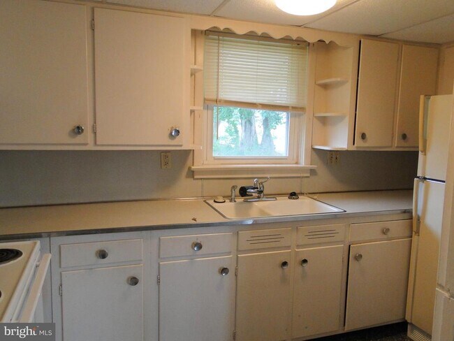 Building Photo - 2116 Allentown Rd