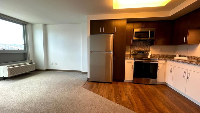Building Photo - Partially Furnished.   Unbeatable location in Kakaako/Ward Village areas - 2 Bed 2 Bath 1 Parking