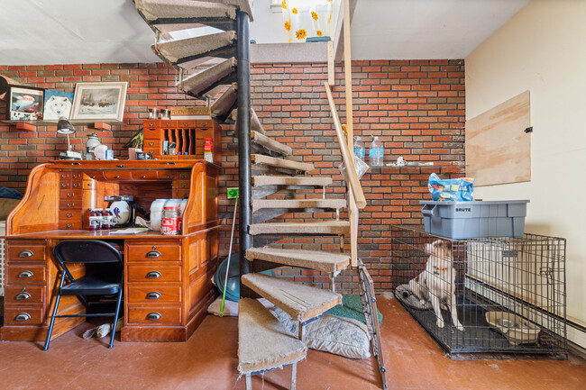 Living Area #1 - 103 Baker St