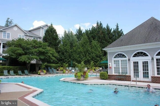 Foto del edificio - 12858 Fair Briar Ln