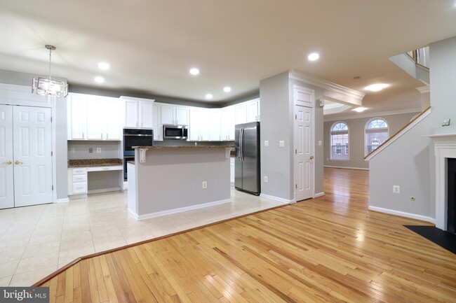 Building Photo - 43124 Shadow Terrace