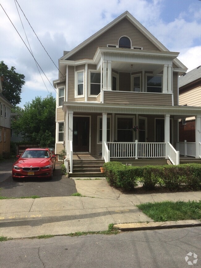 Building Photo - 372 Morris St
