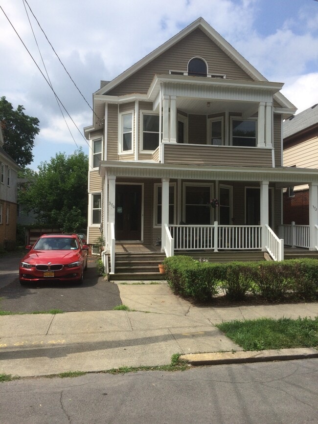 Building Photo - 372 Morris St