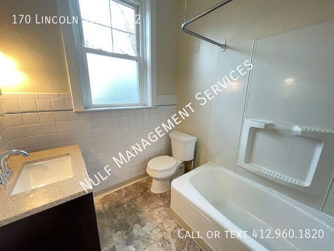 Building Photo - 3 Bed, 1 Bath Apartment in Bellevue