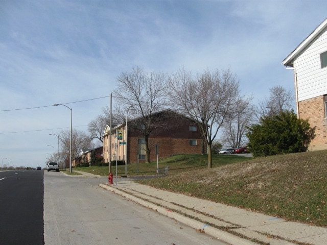 Primary Photo - 2312 W College Ave