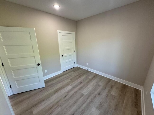 Foto del edificio - 5445 N Bressler Dr