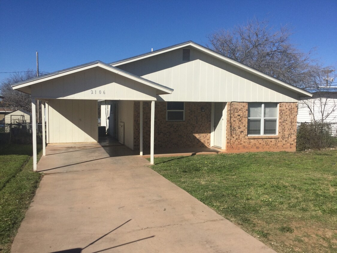 Primary Photo - 2106 Jomar St