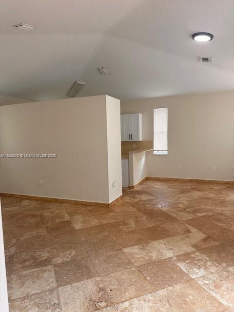 Foto del edificio - 21733 Ingraham Ave Rd