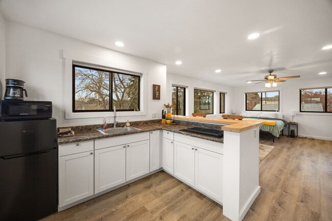 Foto del edificio - 420 N 6th Ave