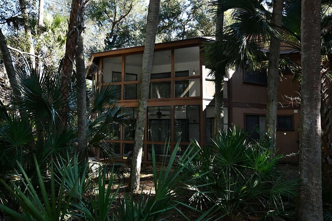 Building Photo - 36 Fairways Cir