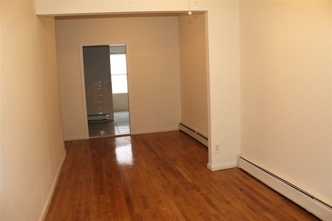 Building Photo - 209 16th St