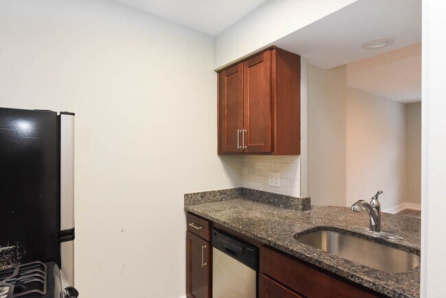 Foto del edificio - 450 W Barry Ave
