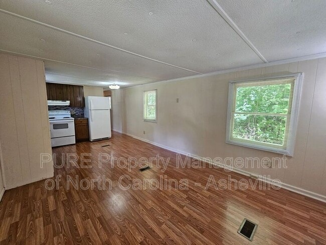 Building Photo - 3875 Old Fort Sugar Hill Rd
