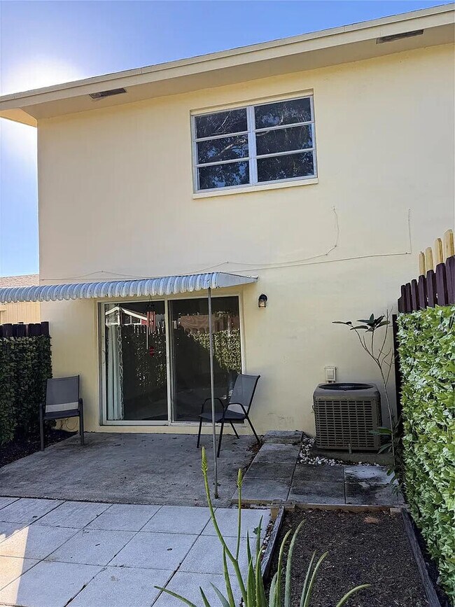 Building Photo - 3007 NW 68th St