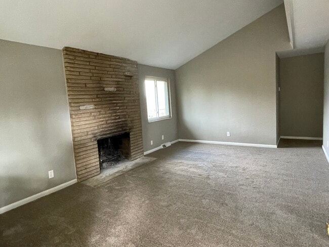 Building Photo - 326 Blackwood Ave