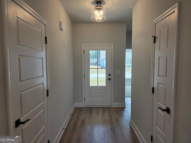 Building Photo - 330 Crosswinds Dr