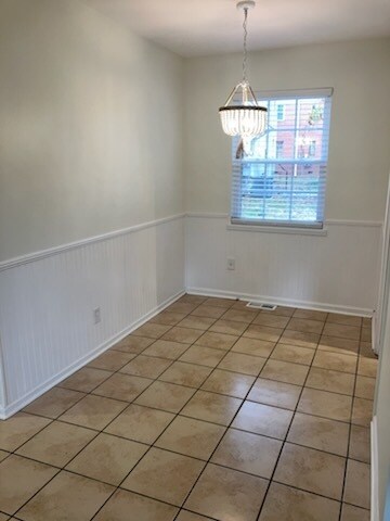 Foto del edificio - Updated Condo