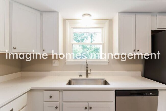 Building Photo - Delightful Split-Level Home in Fairfield! ...