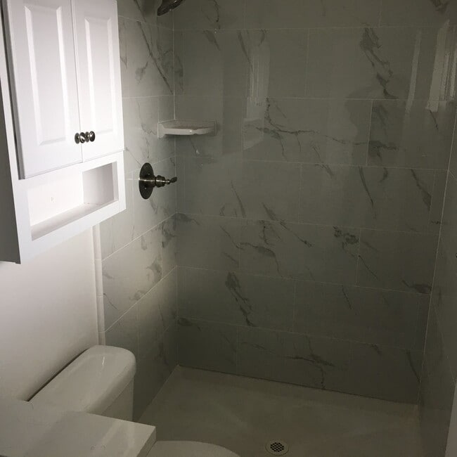 Foto del edificio - 3526 W Tulare Ave