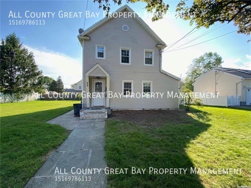 Primary Photo - 20 W Oak St