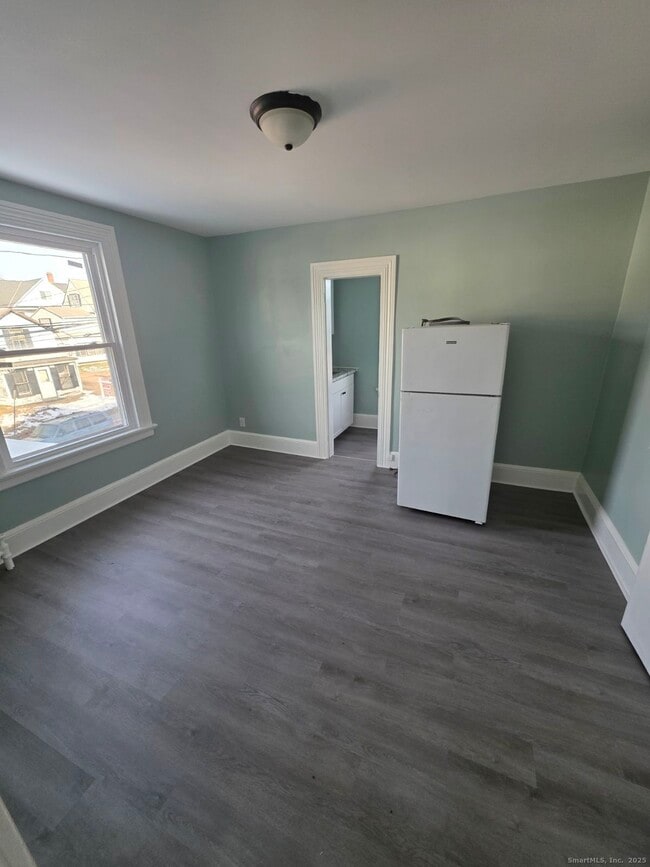 Building Photo - 21 Pearl St