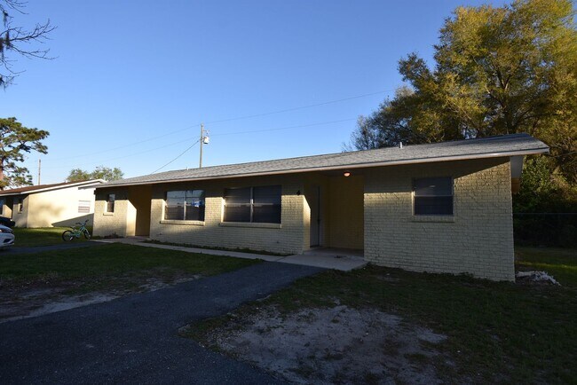 Building Photo - 2 Bed/1 Bath, Duplex in Graceville Apartme...